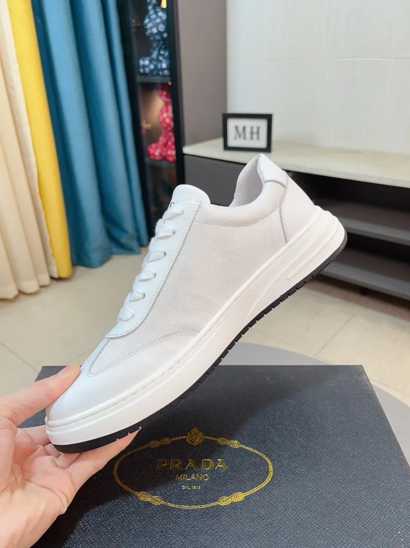 Men's shoes 💰420🌹🌹High-quality new Prada counters are launched simultaneously. The new men's shoes and 😘fabrics are selected from imported mesh and glue-spraying technology. Imported cowhide lining. 👍🏿High-end☄️Open-molded non-slip rubber outsole, exquisite lines, simple and elegant, comfortable and high-end for leisure travel. Code number: 38 to 44